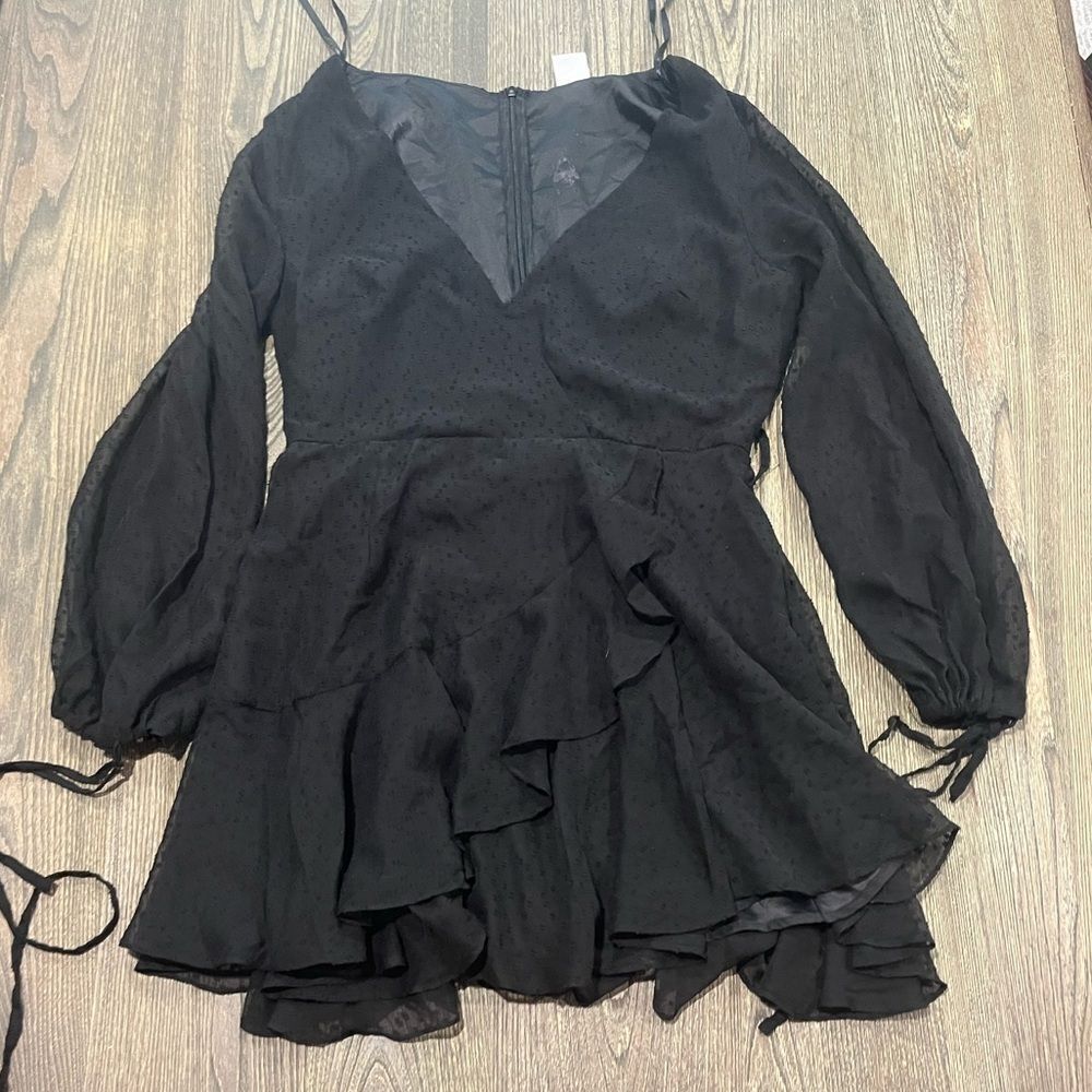Selfie Leslie Mini Ruffle Wrap Dress V-Neck Long Balloon Sleeve Black Size L